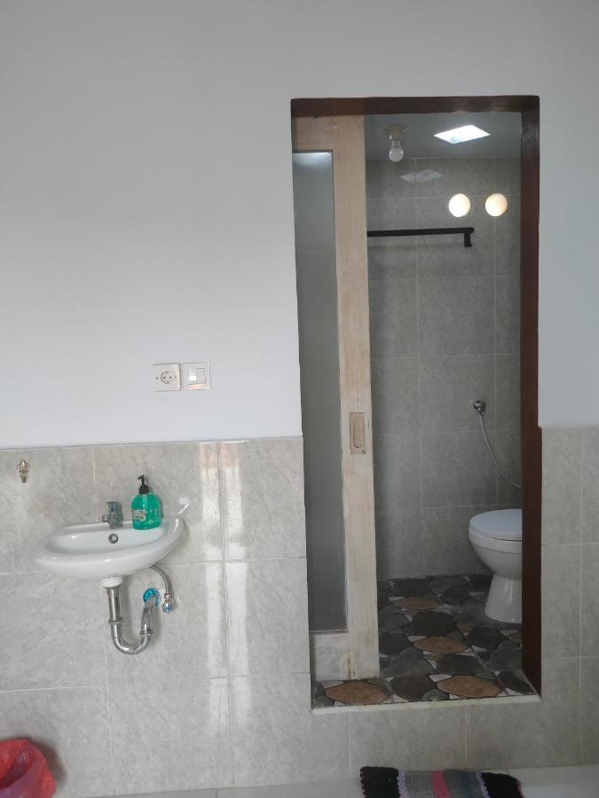 Roy Guest House Canggu Стая снимка